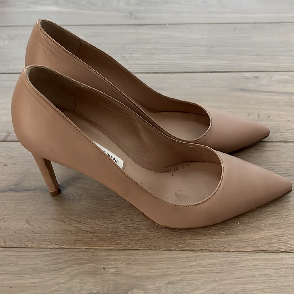 DVF London Leather Pumps